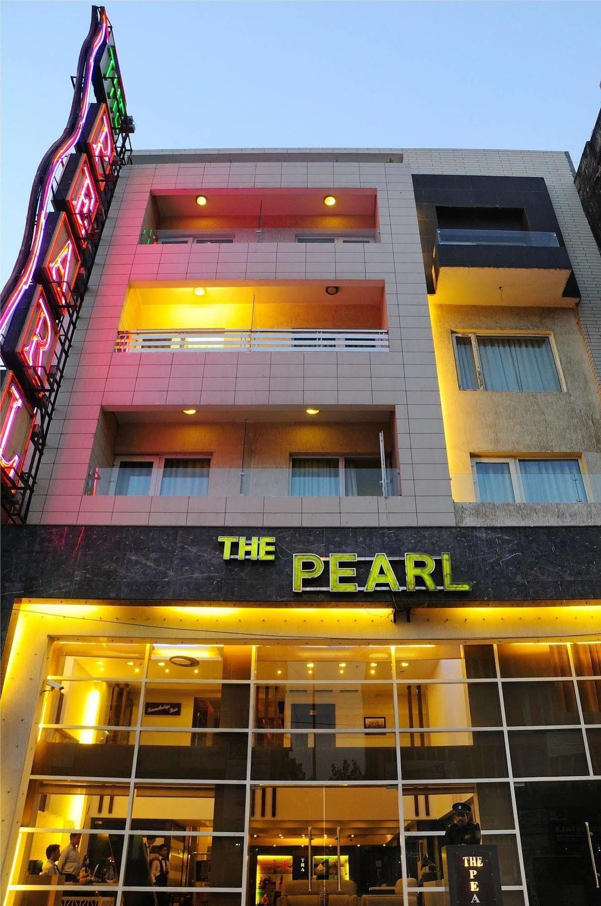 The Pearl Hotel Nueva Delhi Exterior foto