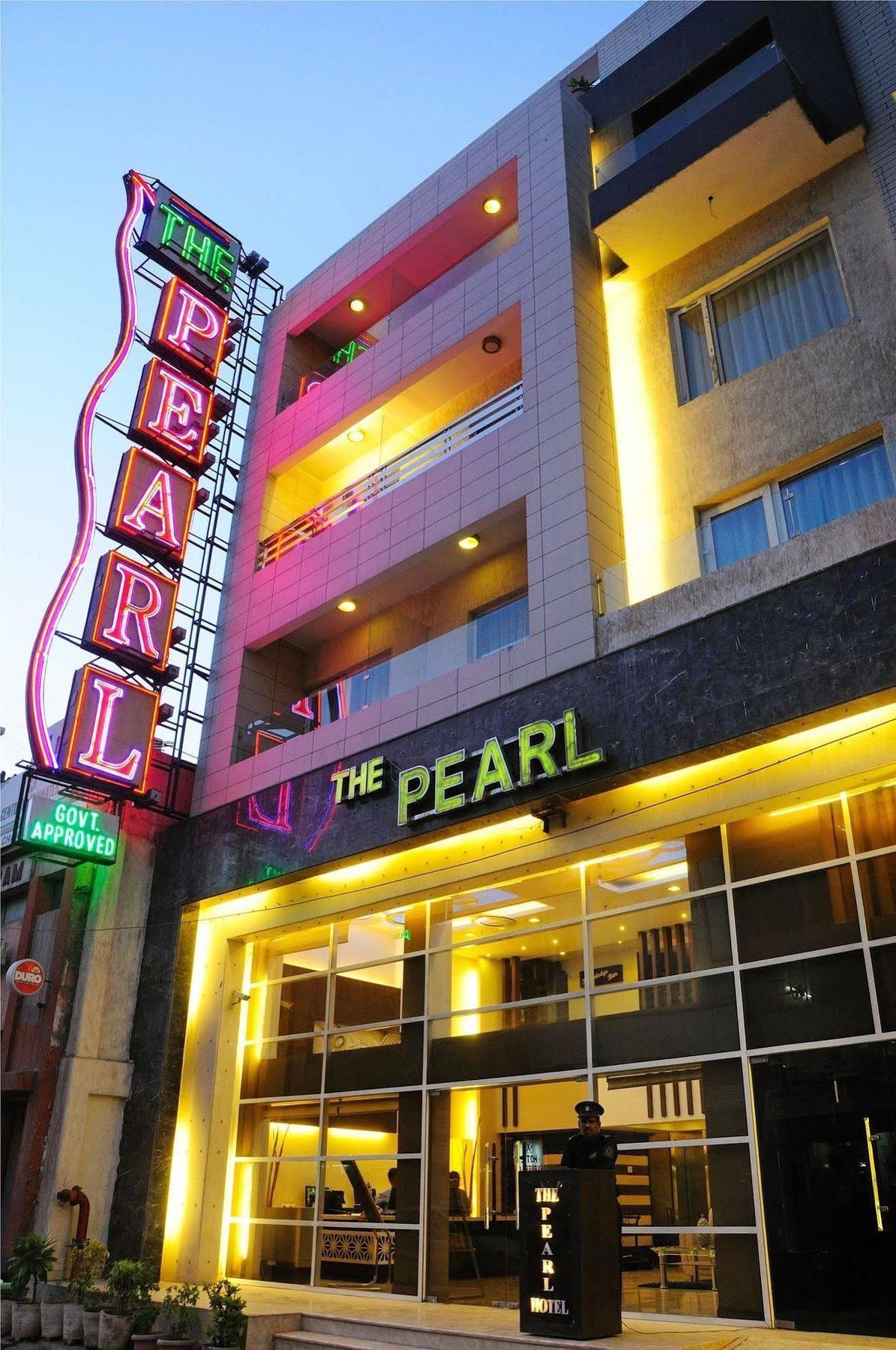 The Pearl Hotel Nueva Delhi Exterior foto